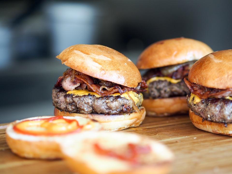 Udstyr til grill og storkøkkener fra FKI Fast Food Teknik