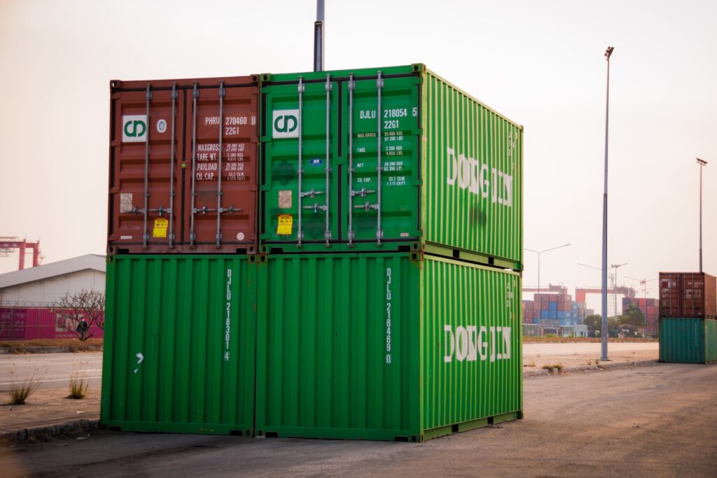 Køb eller lej 10 fod container med container lås fra DC-Supply