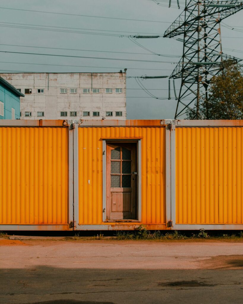 Dc-Supply tilbyder specialbyggede service containere og støjdæmpende containere i høj kvalitet