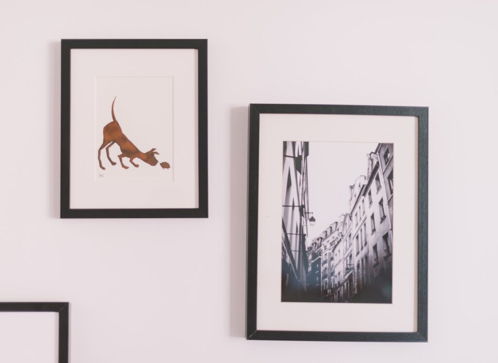 Billige oliemalerier og gyngestole hos webshoppen Daily-Living.dk